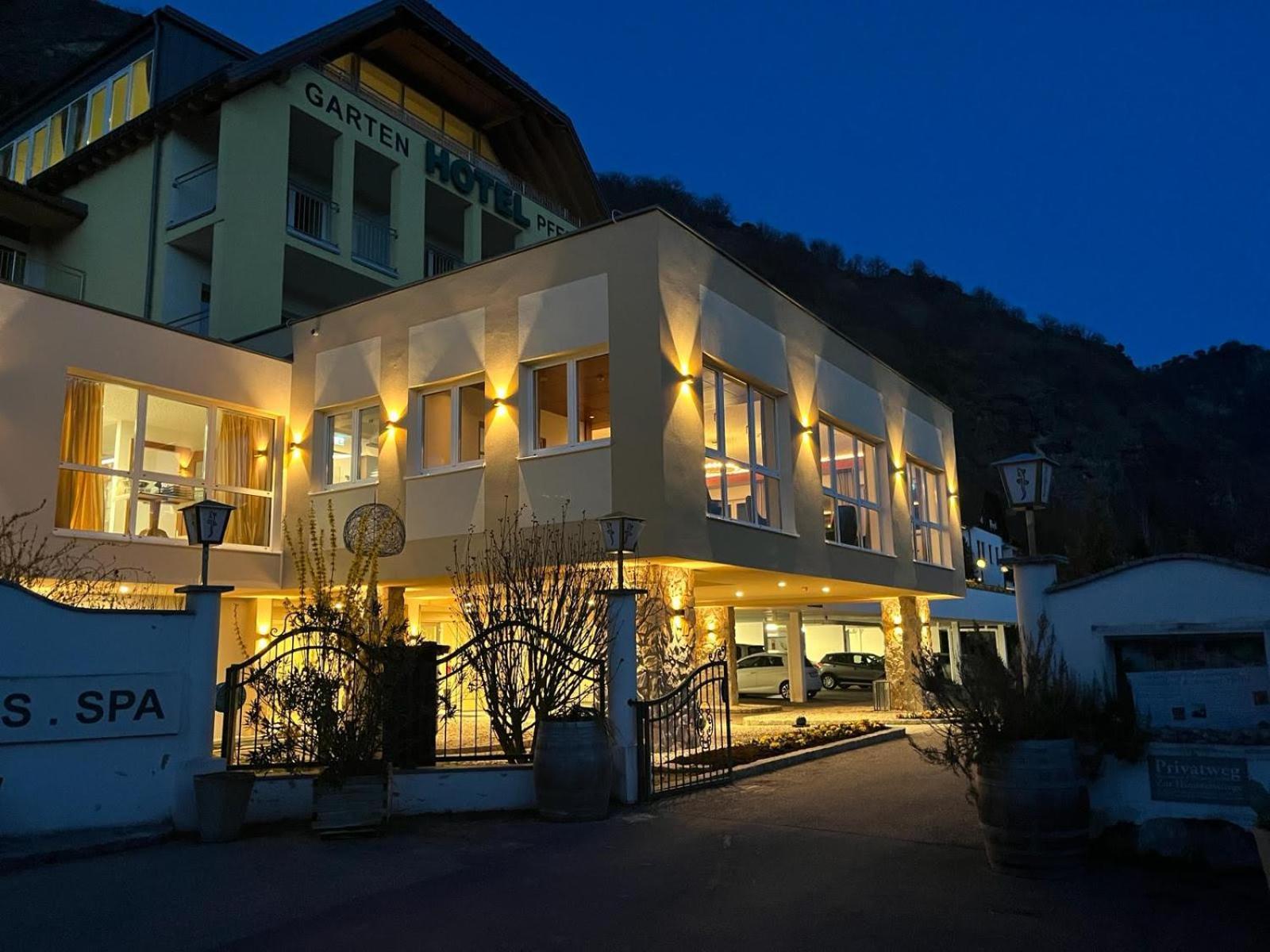 Gartenhotel&Weingut Pfeffel Dürnstein Exterior foto