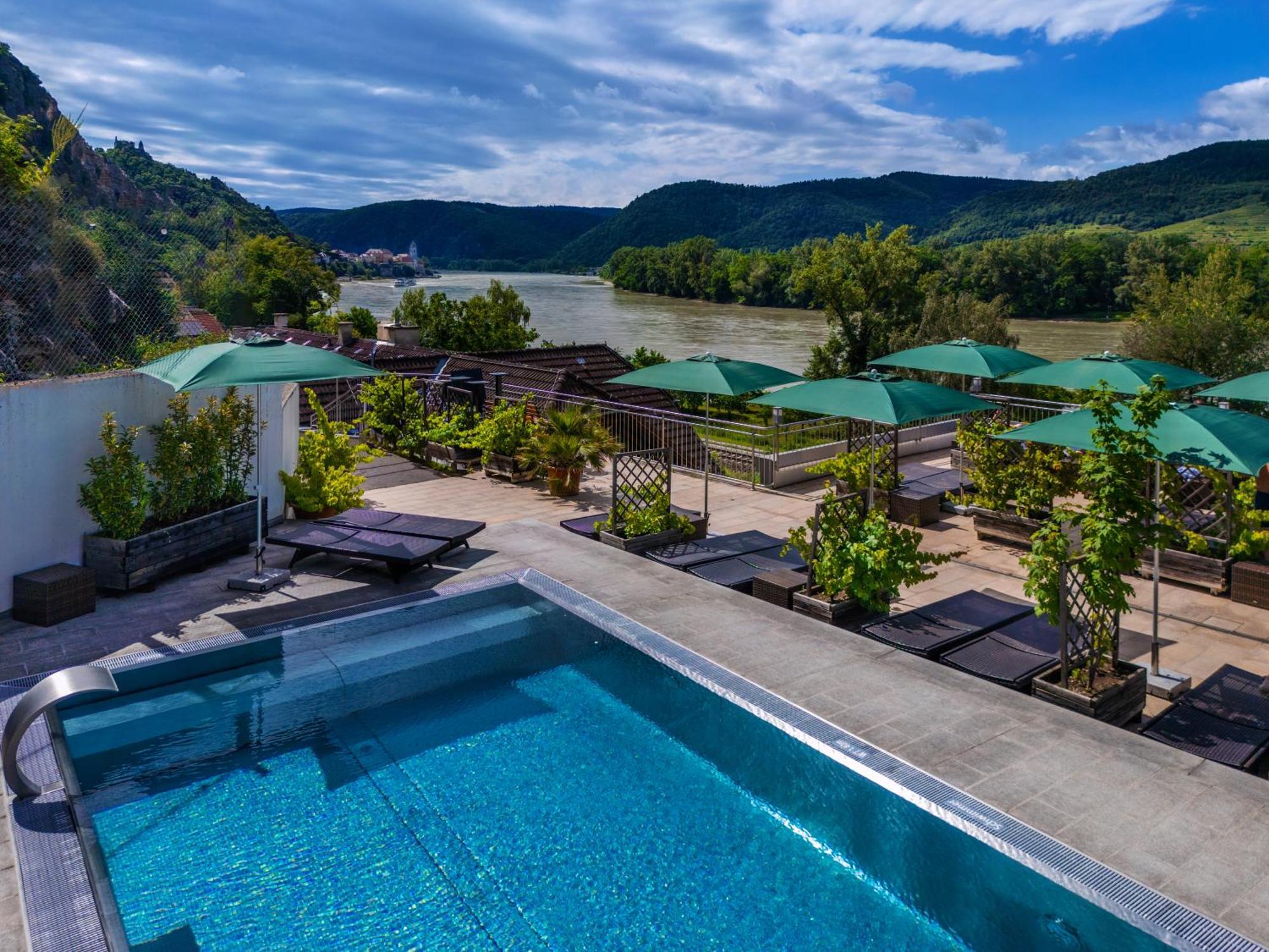 Gartenhotel&Weingut Pfeffel Dürnstein Exterior foto