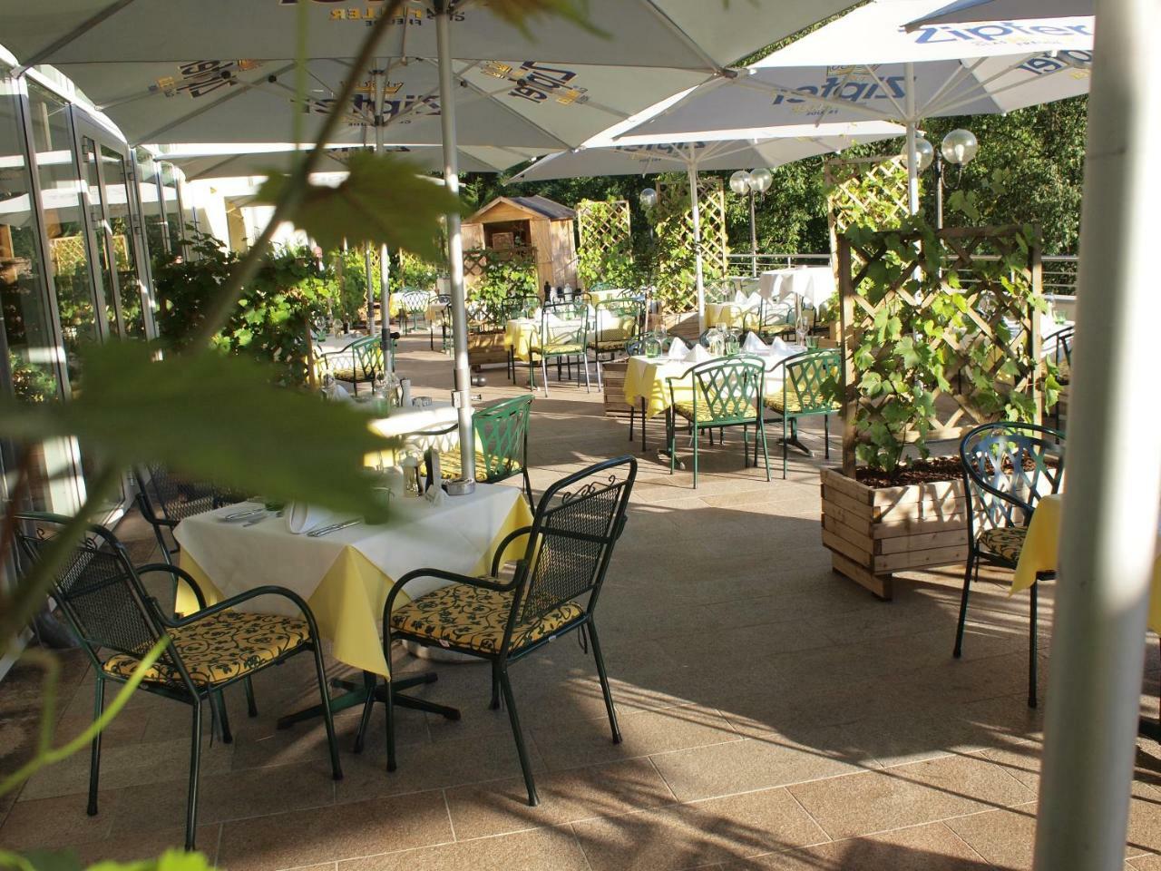 Gartenhotel&Weingut Pfeffel Dürnstein Exterior foto